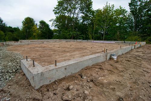 Een graad van beton voor de stichting van een privé-huis. Beton van welk merk nodig is voor de stichting