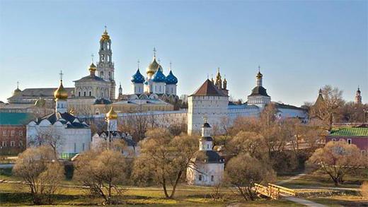 Kathedraal van de heiligen van Radonezh: geschiedenis van vestiging en foto
