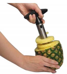 Hoe een ananas te schillen - een paar eenvoudige tips