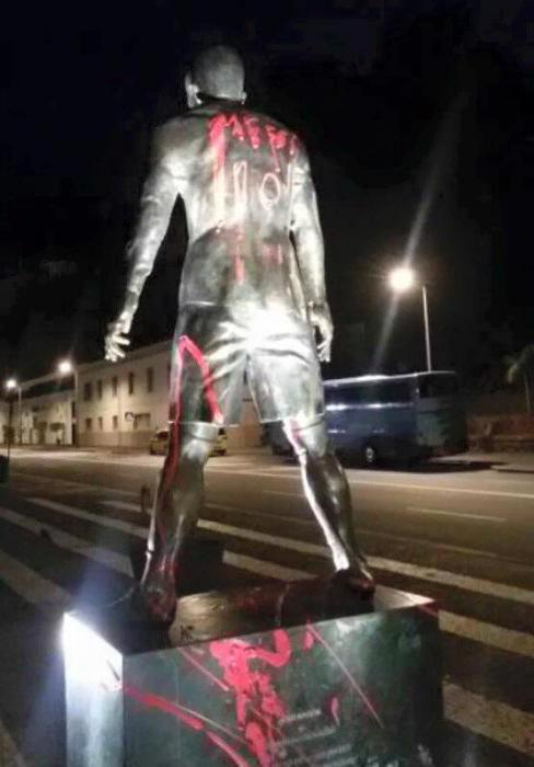 Op het eiland Madeira, een monument voor Ronaldo