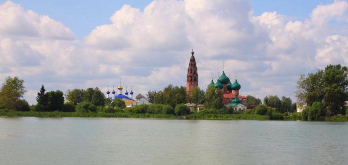 Groot dorp van de regio Yaroslavl 